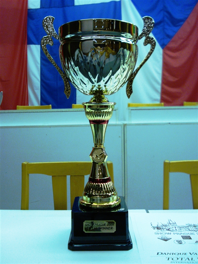 L'enorme coppa del Torneo Internazionale di Praga 2009